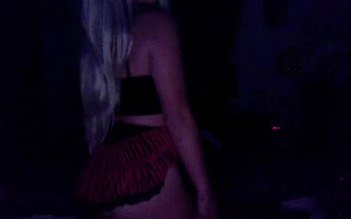 Alli Anderson: Dancing in the Dark