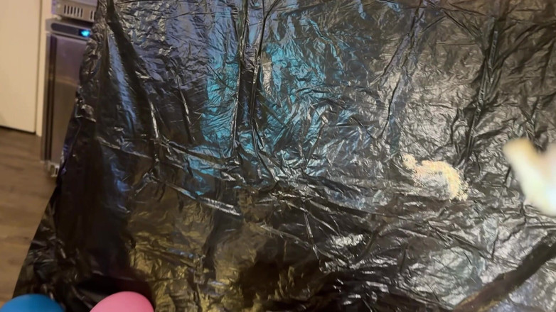 NaomiPerv: 你可以有你的蛋糕和操它！！:):)