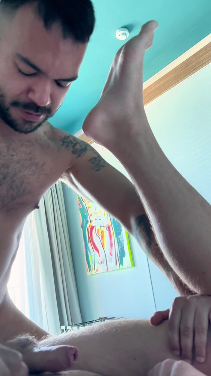 Charlie Ferreira: ホテルの部屋でのセックス:スコティッシュ・トラディとチャーリー・フェレイラのフリップフロップ