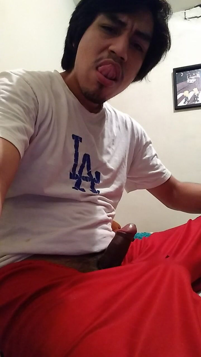 AlexAlejandro13: Підійди до мого ліжка