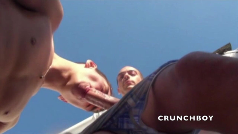 Crunch Boy: Pierwsze doświadczenie z gejem