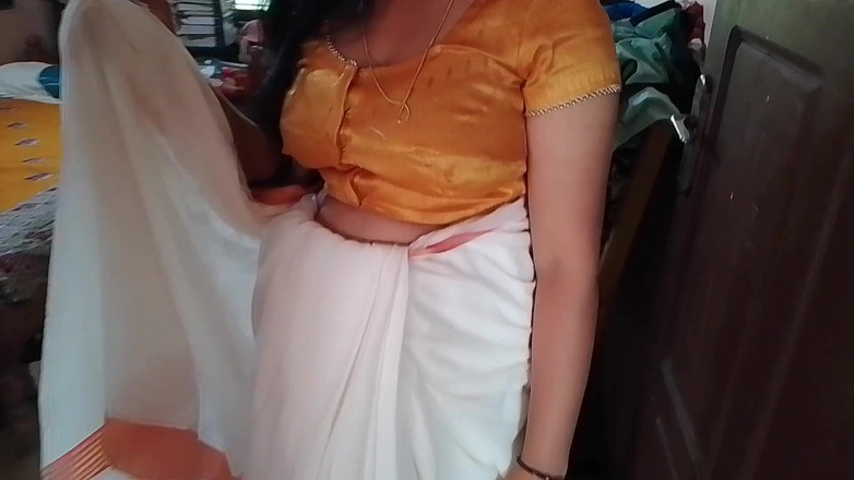 LEGSCOUPLE12: Indisches dorfmädchen wird bei ihrer freundin doggystyle gefickt