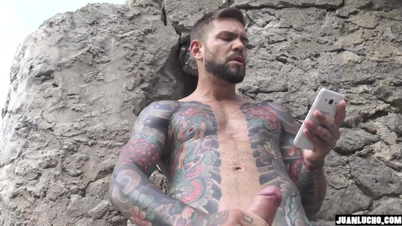 Juan Lucho Gay: Sedotan Luar Ruangan