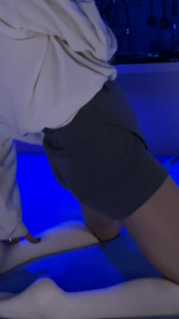Piccola ragazza con le calze al ginocchio bianche ti stanno stuzzicando la cam 2