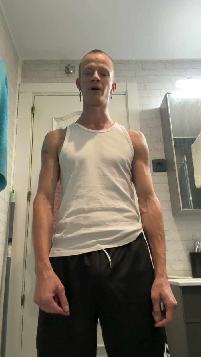 IGGY_LARS: Russian Dude Humilates a Man Online and Cums
