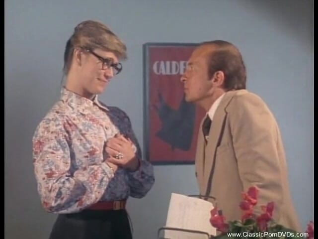 Classic Porn DVDs: Secretaria sexy es follada por su jefe