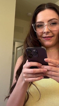 Creampie pro moji nadrženou nevlastní sestru