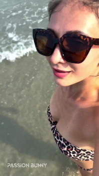 Bikini Sexy Chill En La Playa Tropical