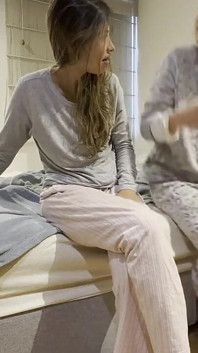 Mi Novia Y Yo Nos Levantamos a Oler Nuestros Cuerpos Sudorosos Despues De Una Larga Siesta