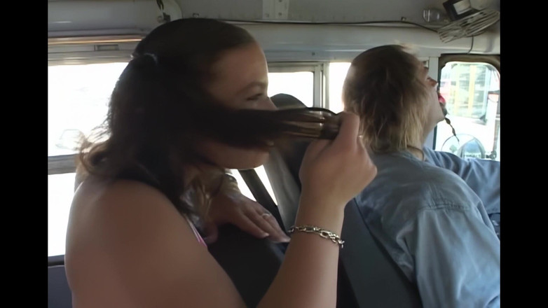 Pornobello: Drew Allen: perfektní mladá děvka k šukání v autobuse
