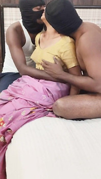 Harika lagi asik seks threesome sama suaminya dan pelayan hotel