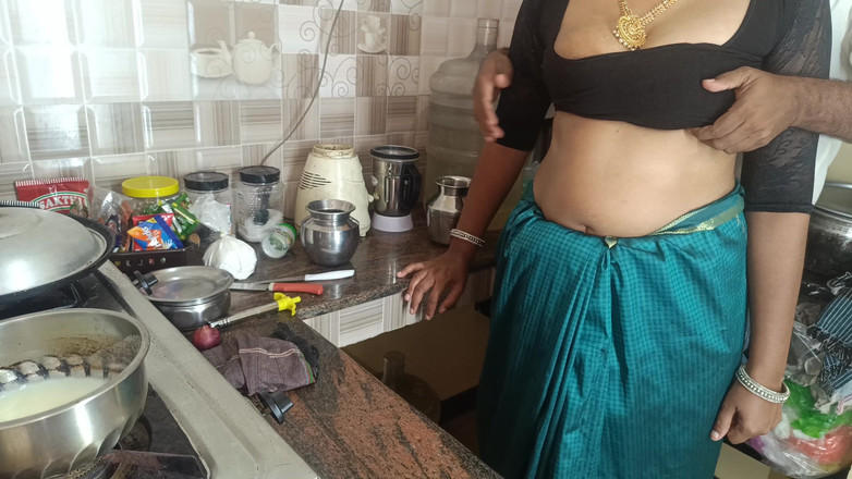 Wonder: Hospodyňka šuká v kuchyni