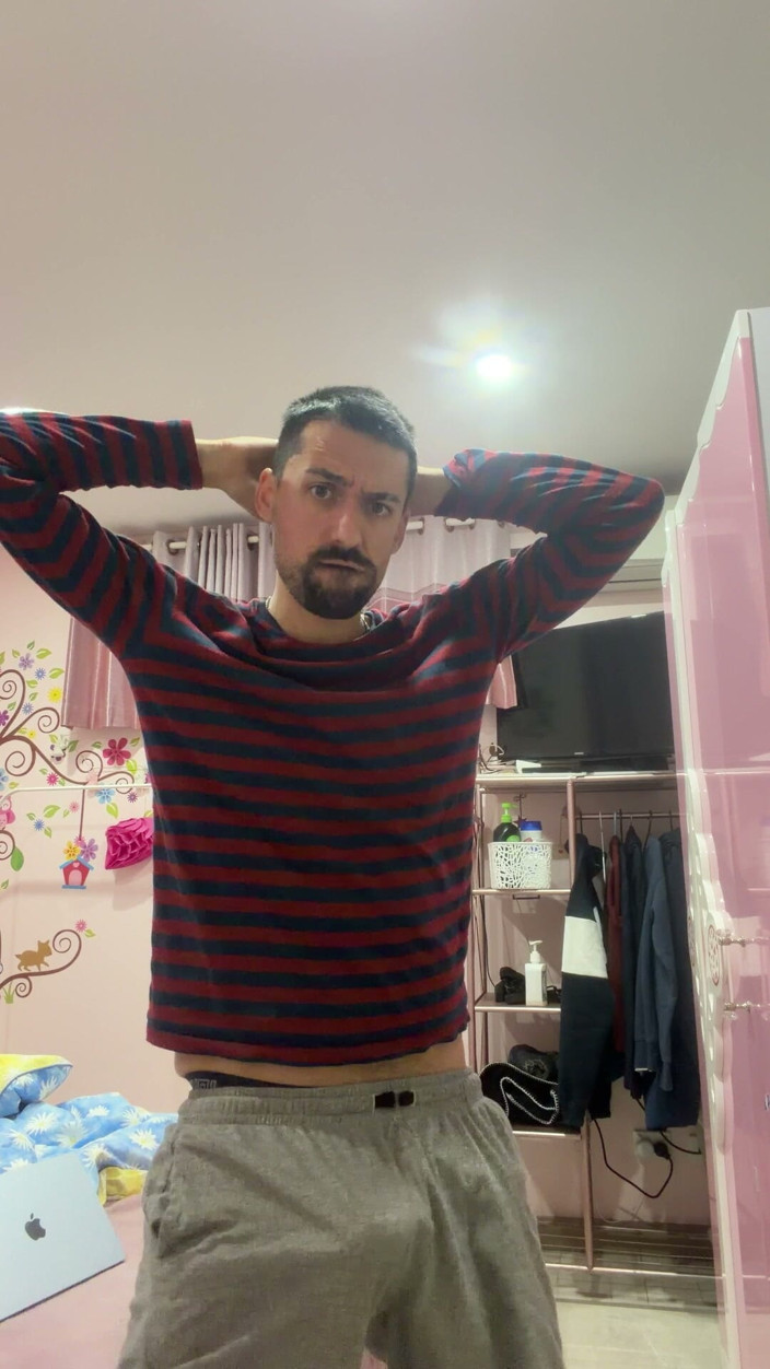 Liam Harding: Hot Stepdaddy Jerking off Nuts Like Crazy