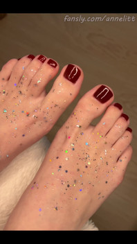 Red Nails