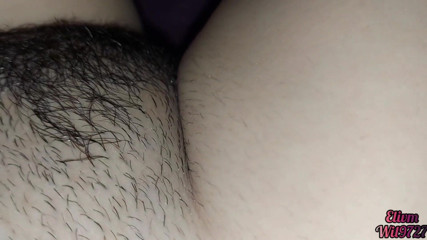 Wil9727: Mijn vriendin komt op bezoek en laat me haar harige...