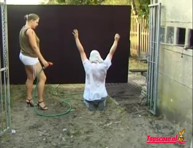 House of lords and mistresses in the spanking zone: Waterboarding voor de meesteres