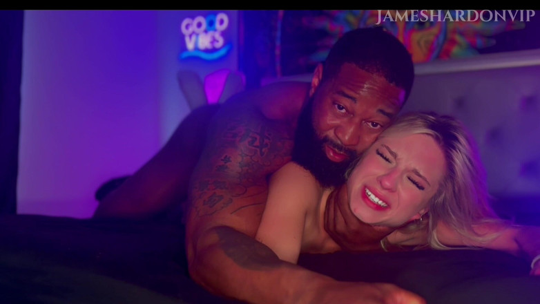 James Hardon: Insémination d’une blonde sexy