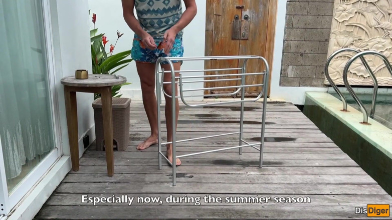 Dis Diger: Housewife Repairman with Her Pussy and Went for a Walk...