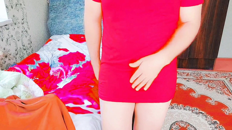 Kitty_Cross: Banci yang luar biasa menunjukkan lekuk tubuh sambil tertawa ceria