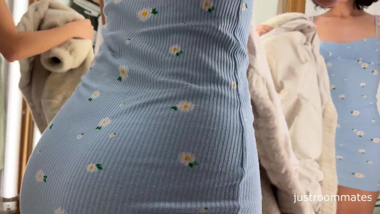 Sarahroomie: ดูดควยพี่ชายเลี้ยงในห้องลองเสื้อผ้า
