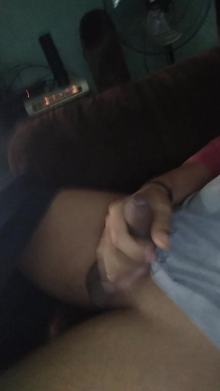 AlexAlejandro13: En El Sofá Acostumbrado a Jalarmela