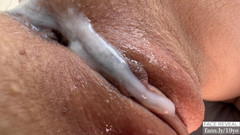 Gigi oficial: Vzhůru tam, otevři dveře, dveře, které na mě čeká v posteli...