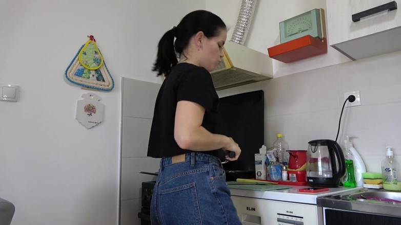 Anna Sky: Ama de casa Anna enojada en jeans