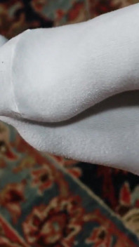 केरी का नंगे पैर छेड़ना - लेगिंग में खींचना और क्रॉप टॉप