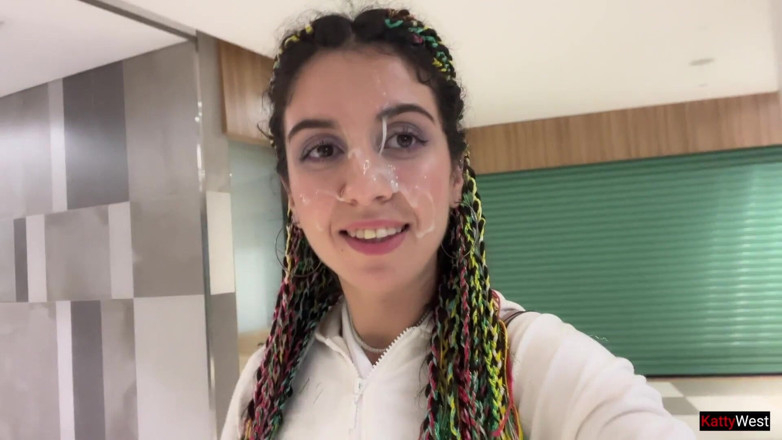 Katty West: Alışveriş merkezinde çılgın boşalma