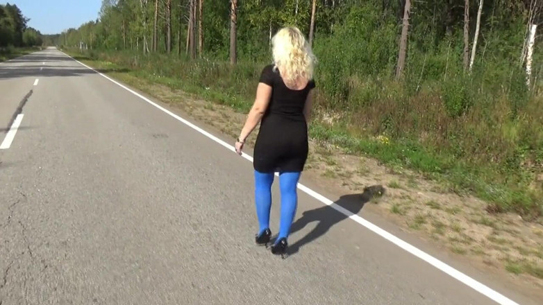 Nylon-Heels: Blue pantyhose