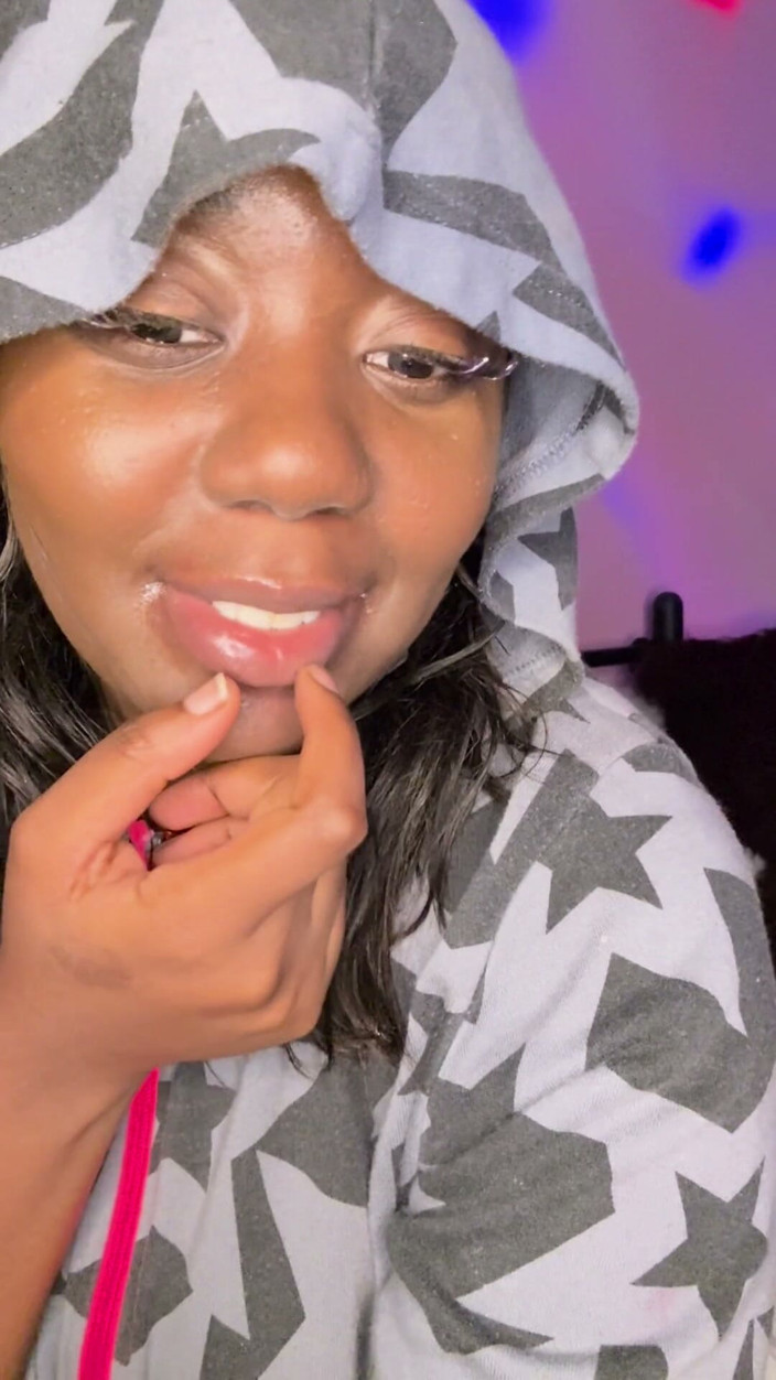 ALLIYAH ALECIA: Baddie on Her Period Cycle Solo Masturbation