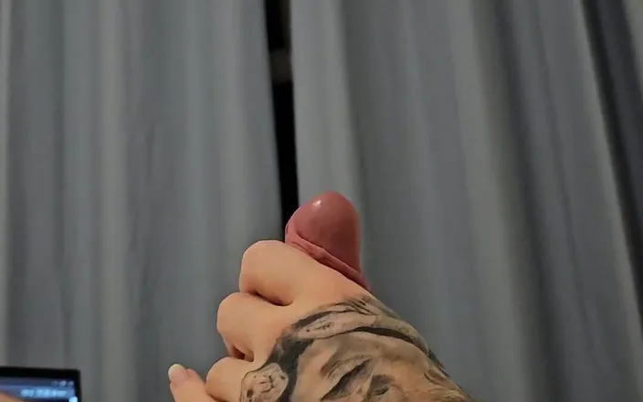 Ashley Foxx: Straight Man Wanking in Bed to Gay Porn, Tastes Precum