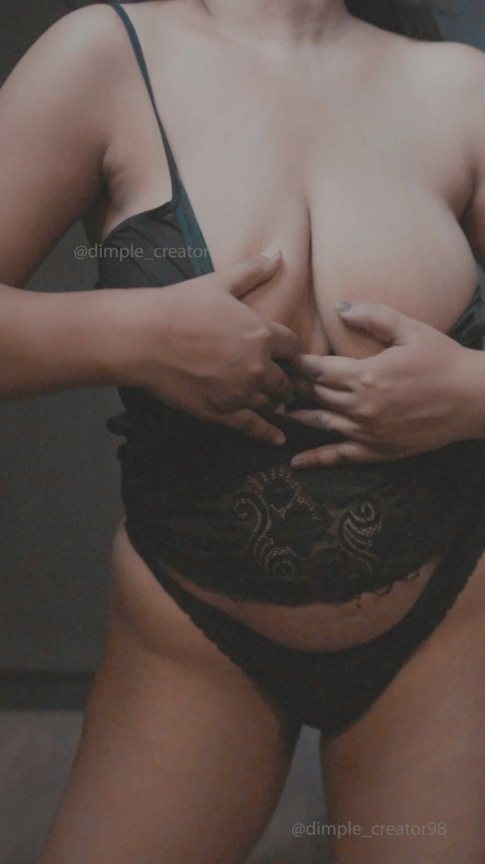 SneakyDimple98: Bong Boudi erotische solo dans