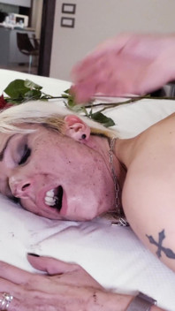 Sarah Slave: carne de casa pervertida (2)