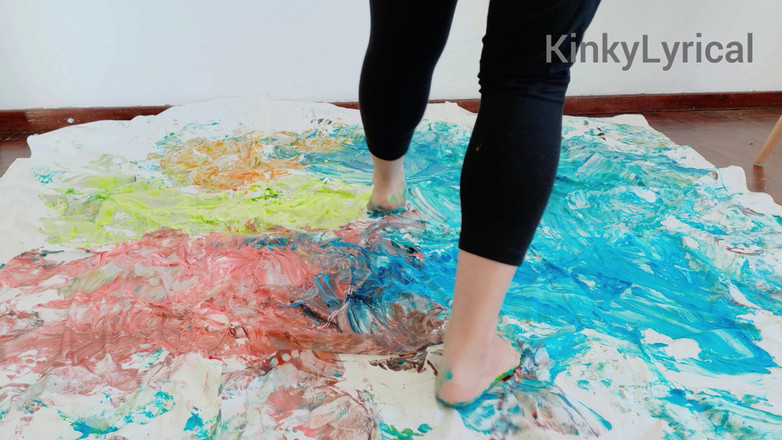 Kinky Lyrical: Seni kaki - melukis dengan kaki