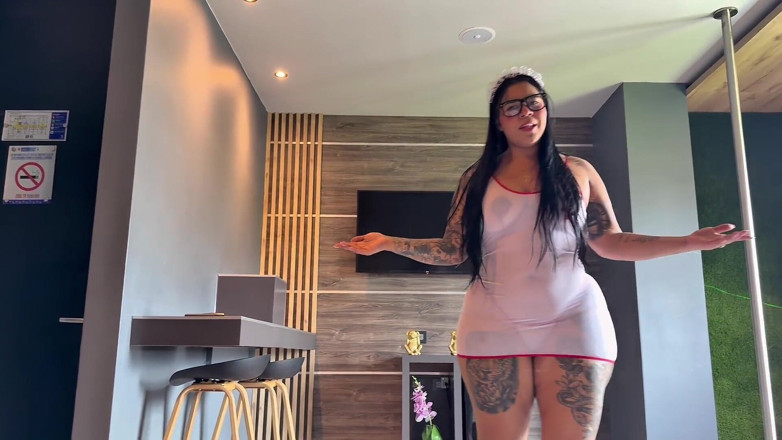 AlejandraGarciax: Colombiaanse verpleegkundige verbetert haar patiënt met haar grote kont