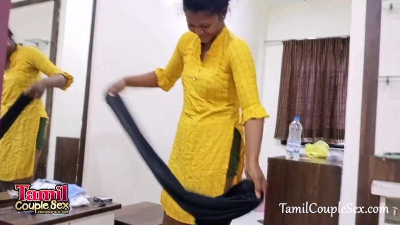 Tamil Couple Porn Videos: Mörk hud riktig indisk college flicka tar dusch efter sex