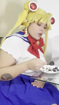 BBW Sailor Moon Milk In nietolerancja pierdy