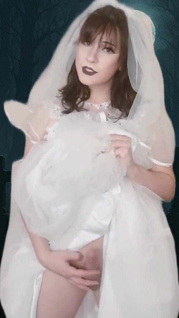 A Ghostly Girlcock Bride (Knicknatz)