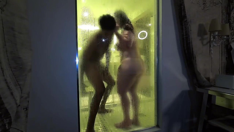 HARRYLONG007: Big Botty PAWG Gets Railed in the Shower
