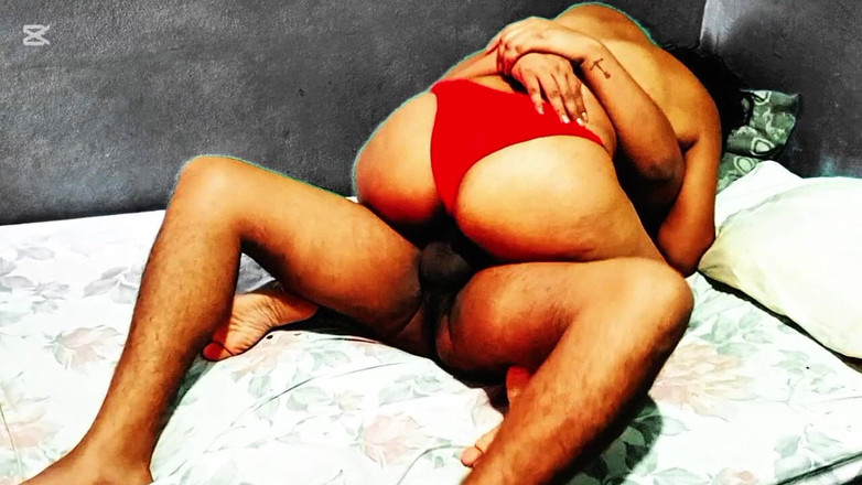 BigassMILF40: Indiancă tamil matură cu cur mare oferind un futai bun...