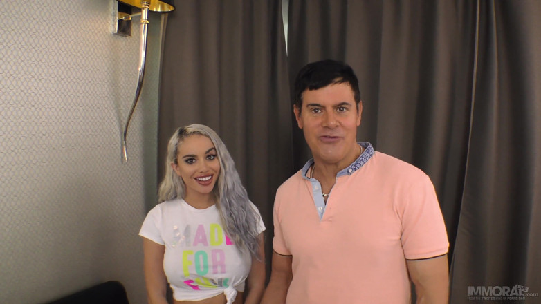 Squirt God: Victoria June esguicha todo o marido e seu guia turístico