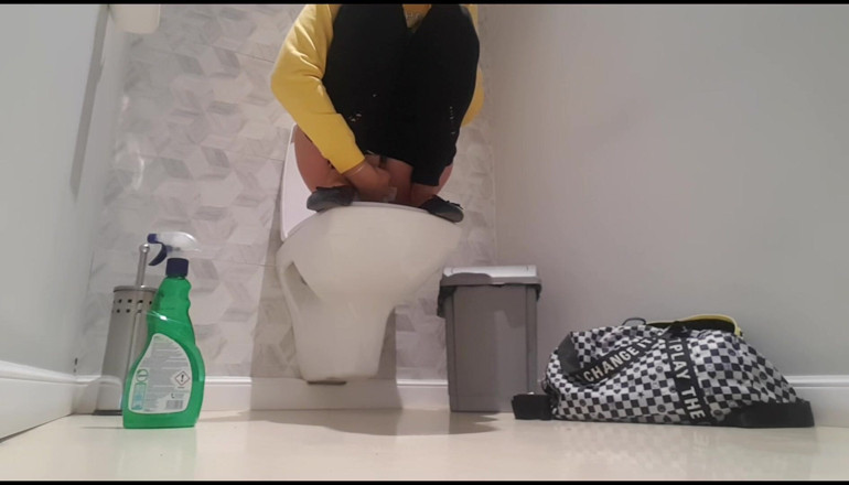 Erotic Tanya: toylet paadne ke drishy