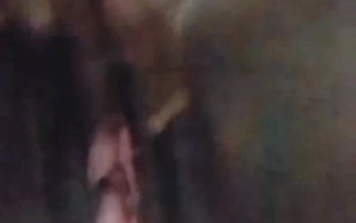 Me and my new slut: Doigtage et frottement du clitoris pendant un appel vidéo, chatte...
