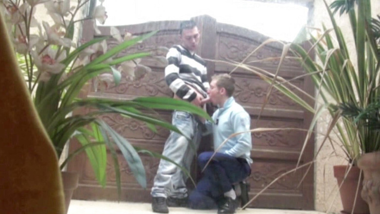 Crunch Boy: まっすぐな屋外で犯された警官