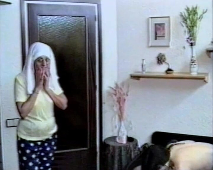 YOUR FIRST PORN: Über 50 - Meine Oma Fickt Noch Täglich