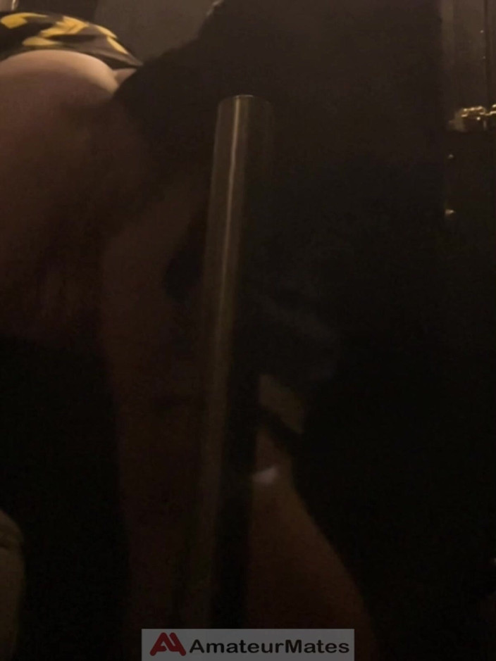 AmateurMates: Jules a fost într-un club și a spus acest twink drăguș să...