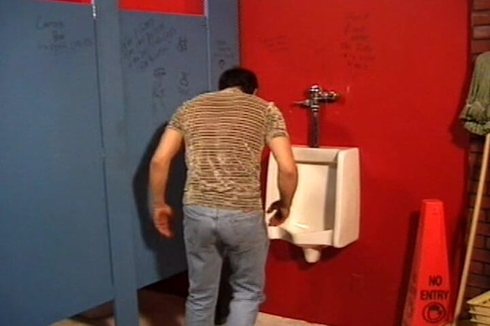 THAGSON RETRO: 複数のスタッドに満たされたブロンドのミルフの膣とお尻