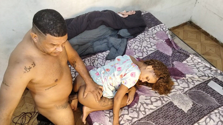 LeoOgro: 18 yaşındaki genç kız