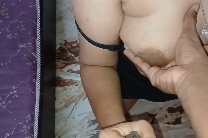 Apple Porn: La première fois que ma demi-sœur sexy me taille une...